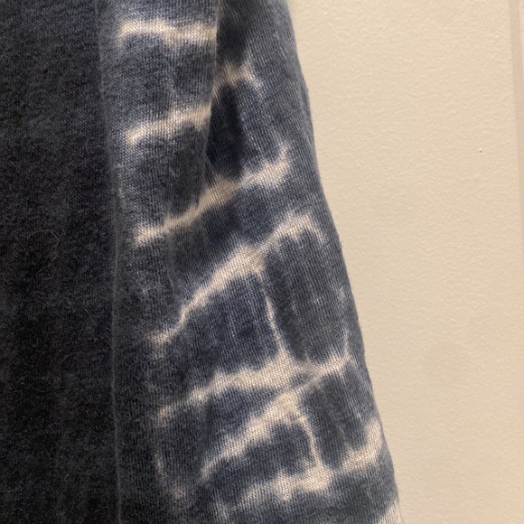 Gypsy 05 Navy Tie Dye Linen Tank - Picture 2 of 3